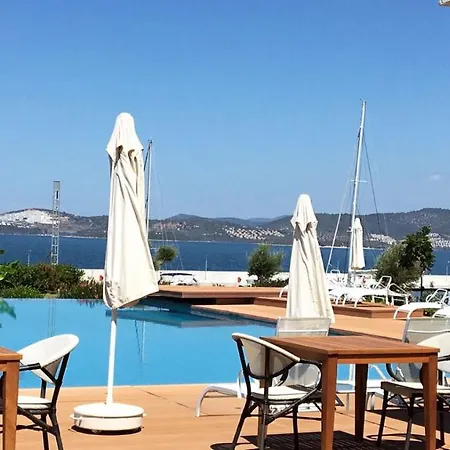 Egesu Marina Gulluk